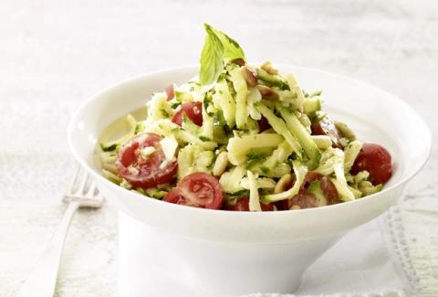 zucchetti-tomaten-salat-kaese.jpg